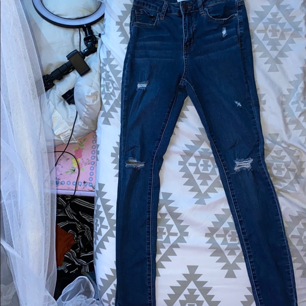 Blue distressed jeans (high rise)